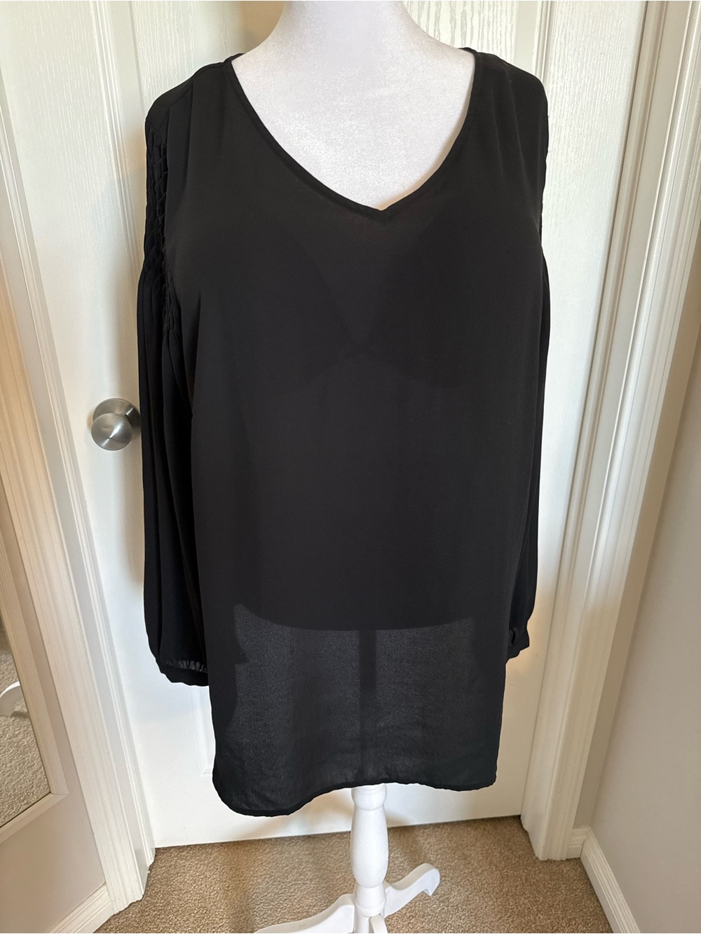 Womens Black V-Neck Long Sleeve With Ruching Detail